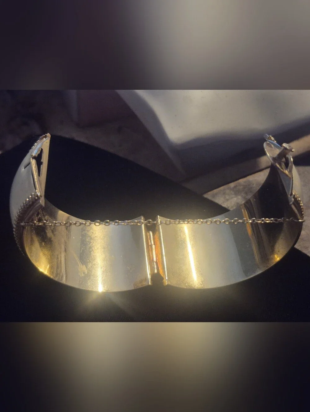 Vintage-Style White and Gold Porcelain Bangle Bracelet